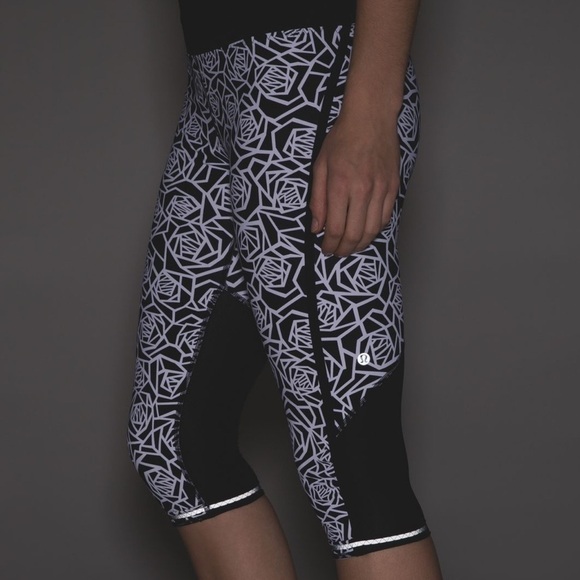 Lululemon real quick crop full on luxtreme posey 6 black white - Picture 4 of 15
